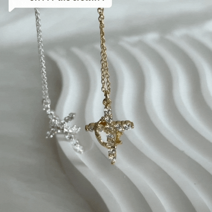 Cruz Real -  Fe, elegancia y poder en una sola joya.