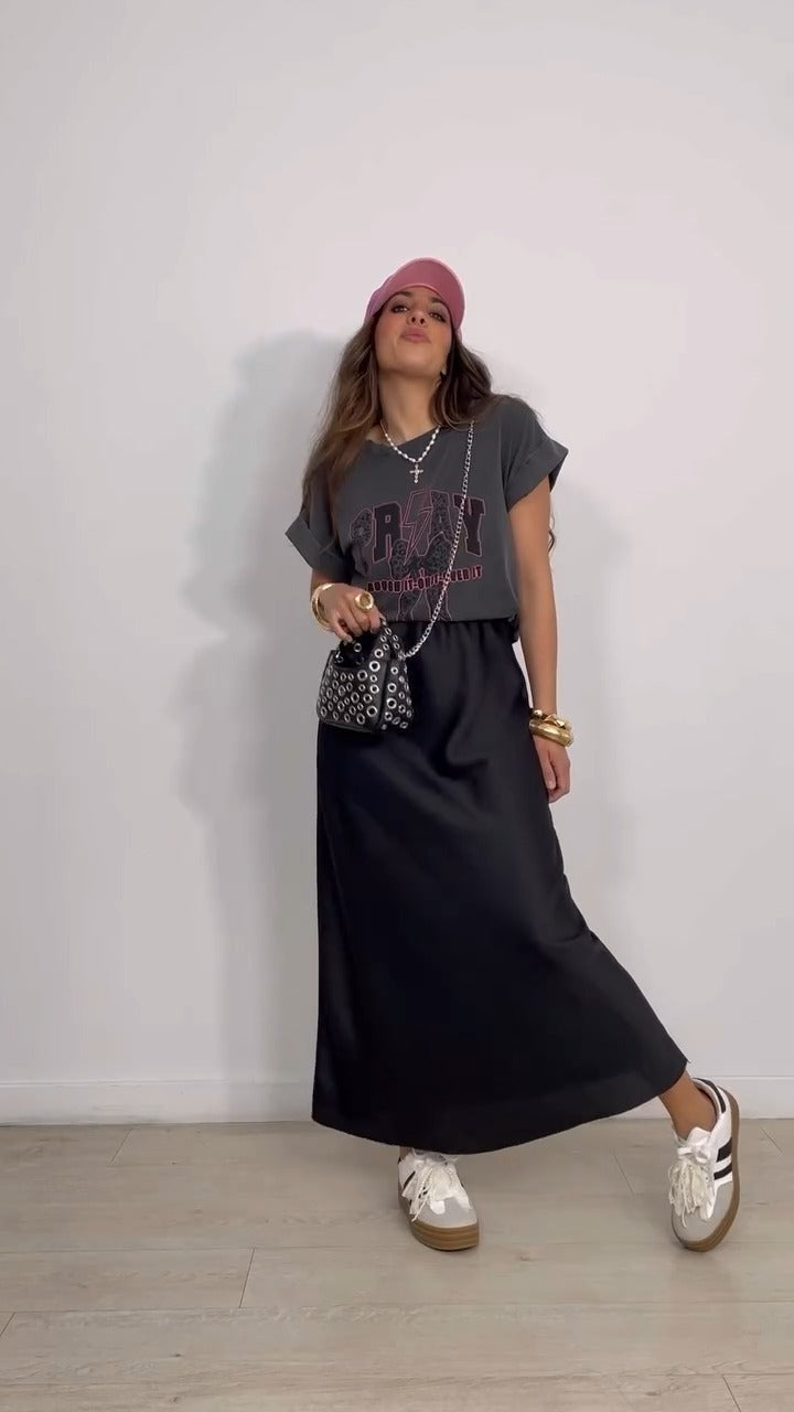 Falda Satén Amelie – Brillo Urbano, Estilo Infinito